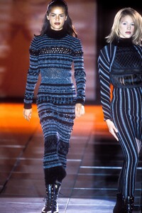 Versace 1993 Women RTW 71.jpg