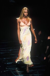 Versace 1999 Women RTW 161.jpg