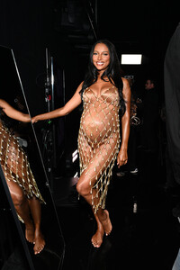 Victorias-Secret-2025-Fashion-Show-Jasmine-Tookes-Backstage.jpg