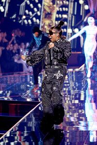 Victorias-Secret-2025-Fashion-Show-Musical-Talent-Missy-Elliott-Performing-4.jpg