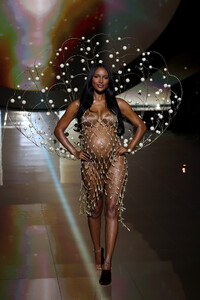 Victorias-Secret-2025-Fashion-Show-Runway-FIRST-LIGHT-JASMINE-TOOKES.jpeg