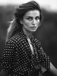 Vogue-China-November-2015-Andreea-Diaconu-by-Lachlan-Bailey-04.jpg