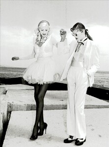 Vogue Italia September 1994 046.jpg