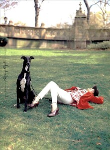 Vogue Italia September 1994 073.jpg