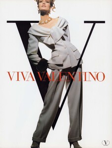 VogueParisAugust1991_017.jpg