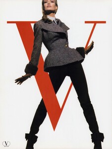VogueParisAugust1991_018.jpg
