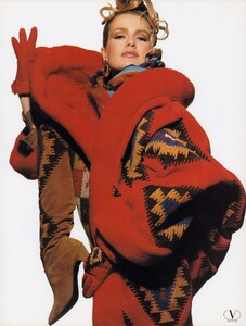 VogueParisAugust1991_019.jpg