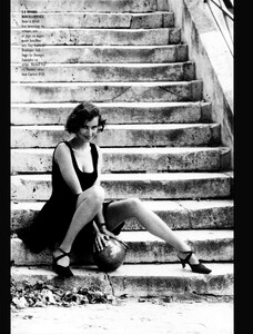 VogueParisAugust1991_192.jpg