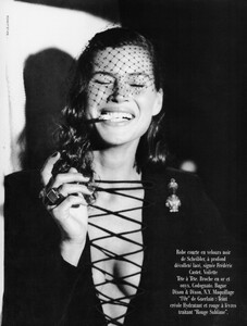 VogueParisOctober1991_163.jpg