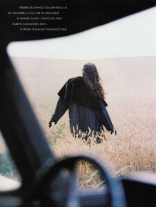VogueParisOctober1991_204.jpg