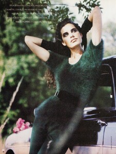 VogueParisOctober1991_206.jpg