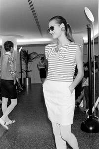 YasminLeBon_KLbyKarlLagerfeld_Resort1985_07.jpg