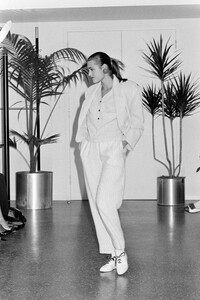 YasminLeBon_KLbyKarlLagerfeld_Resort1985_10.jpg