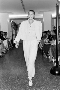 YasminLeBon_KLbyKarlLagerfeld_Resort1985_11.jpg