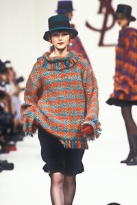 Yves Saint Laurent 1993 Women RTW 26.jpg