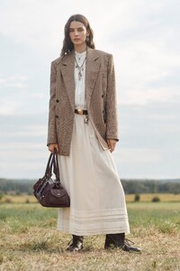 Zara Lib 10-2025_4.jpg