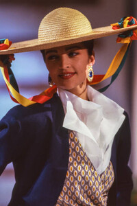 claire atk Lecoanet Hemant HC Spring 1985 (4).jpg