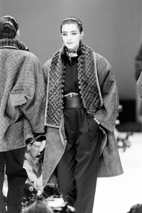 daghione-Versace Fall 1985 RTW-Milan (4).jpg