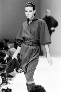 dalma-Versace Fall 1985 RTW-Milan (1).jpg