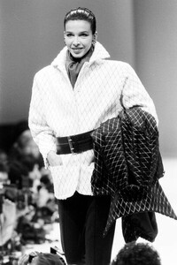 dalma-Versace Fall 1985 RTW-Milan (5).jpg