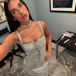 dualipa_1760788153_3746084999415094625_12331195.jpg