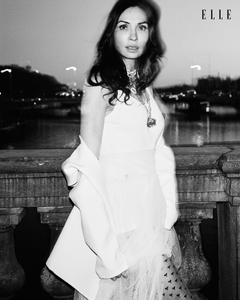 famke-janssen-op-elle-cover2-68e3f4b3f0449.png