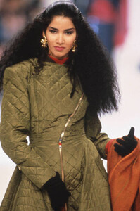 gurmitk-AngeloTarlazzi  RTW Fall Winter 1989-1990 (2).jpg
