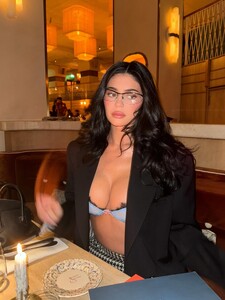 kyliejenner_1759563524_3735812071905663641_12281817.jpg