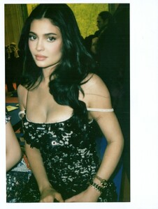 kyliejenner_1759761990_3737476920356185992_12281817.jpg