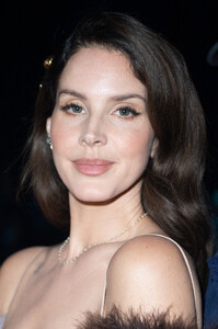 lana-valentino-show-pfw-029.jpg