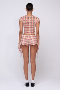 micro-shorts-in-plaid-8564544.jpg