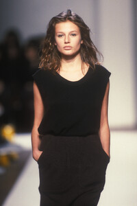 narciso-rodriguez-fw-98-7.jpg