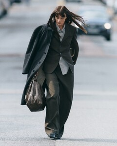 netaporter 001-2025.jpg