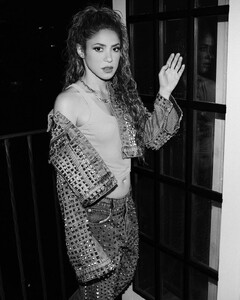 shakira_1760022900_3739634033623131542_217867189.jpg