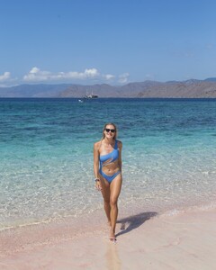 viktoriiatkachuk__3480852860166702644's2025-7-17-7.56.620 story.jpg