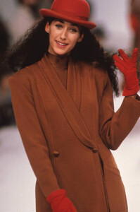 zel-AngeloTarlazzi  RTW Fall Winter 1989-1990  (2).jpg