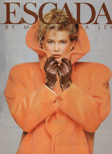 03-MARIECLAIREGR-Oct-1990-ESCADA-m.ClaudiaSchifferStephanieJanes-ph.Unk.jpg