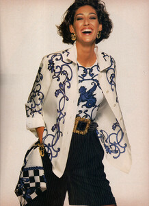 04-MARIECLAIREGR-Feb-1992-ESCADA-m.GiseleZelauy-ph.Unk.jpg