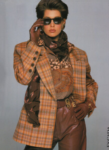 05-MARIECLAIREGR-Oct-1990-ESCADA-m.ClaudiaSchifferStephanieJanes-ph.Unk.jpg