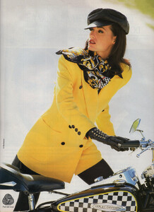 08-MARIECLAIREGR-Oct-1992-ESCADA-m.YasminLeBon-ph.Unk.jpg