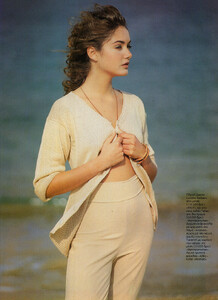 09-MARIECLAIREGR-Aug-1992-m.LorenaGiaquinto-ph.KostasCoutayar.jpg