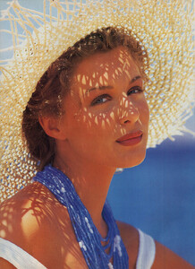 14-MARIECLAIREGR-Jul-1993-m.CeciliaBonstrom-ph.TasosVrettos.jpg