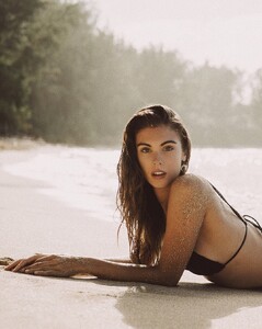 [2017.12.11] carmellarose_25023680_1177418445735887_4840194195723386880_n.jpg