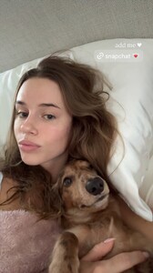 [2025.10.28] haileygrice_3753464068640935821.jpg