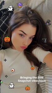 [2025.10.30] heylaurensummer_3755046755667949250.jpg