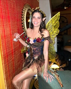 [2025.11.01] sarasampaio_572257762_18543989587058288_4706016445536625772_n.jpg