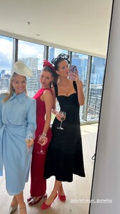 [2025.11.04] lindsaydemyan_3758261129048122265.jpg