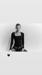 [2025.11.05] stellamaxwell_3759427301294617962.jpg