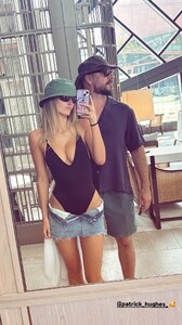 [2025.11.06] lindsaydemyan_3760193069116435996.jpg