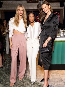 [2025.11.07] emmagrede_576141119_18552433189003021_319192953463071979_n.jpg